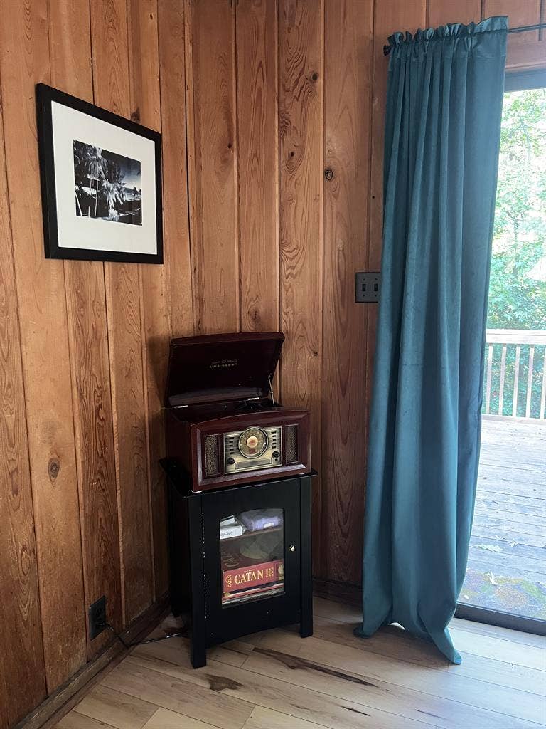 ROOMMATE WANTED