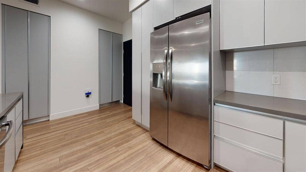 1 BR in Los Angeles