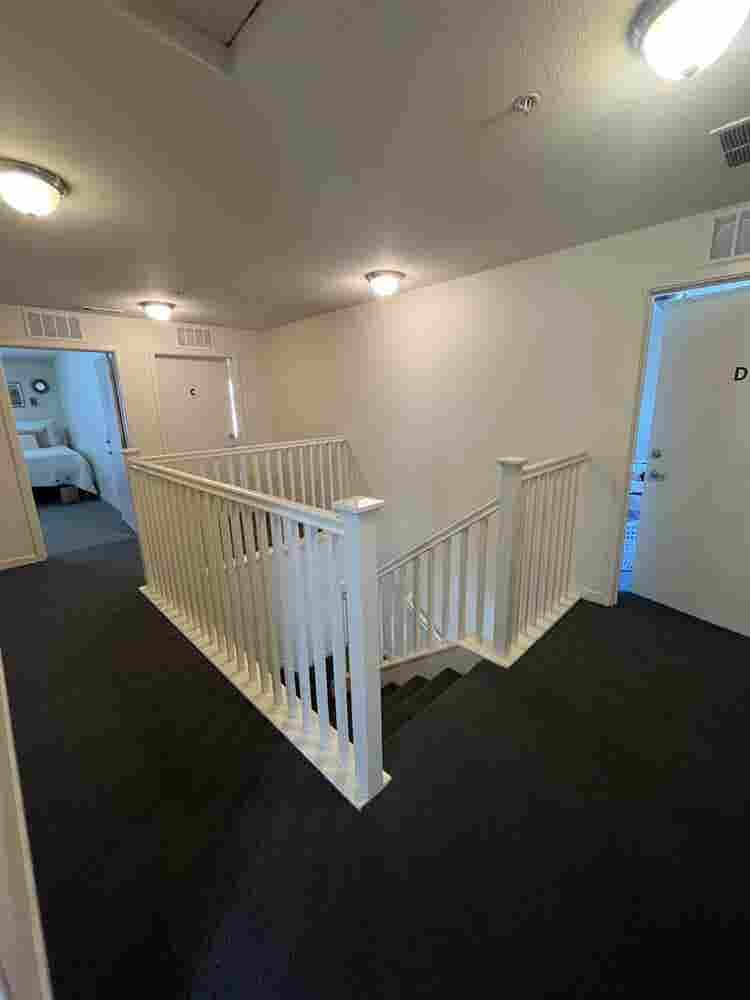 Big townhouse one room for rent!