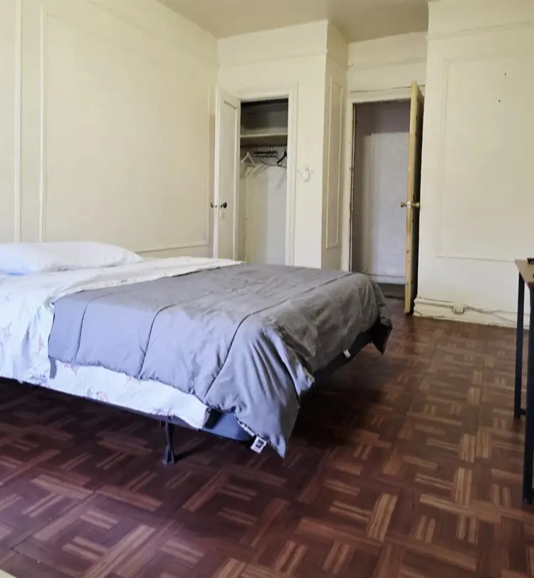 Looking for a Roommate