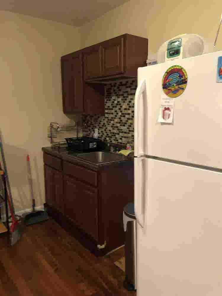 Looking for a male roommate