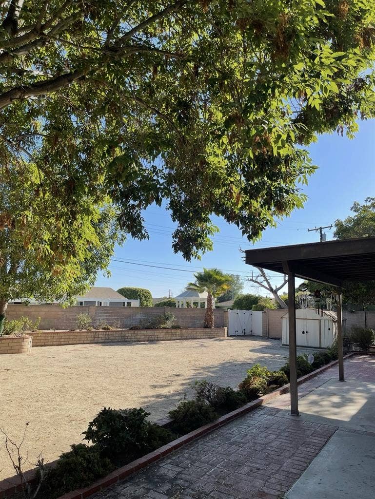 City Outside. Tranquility Inside