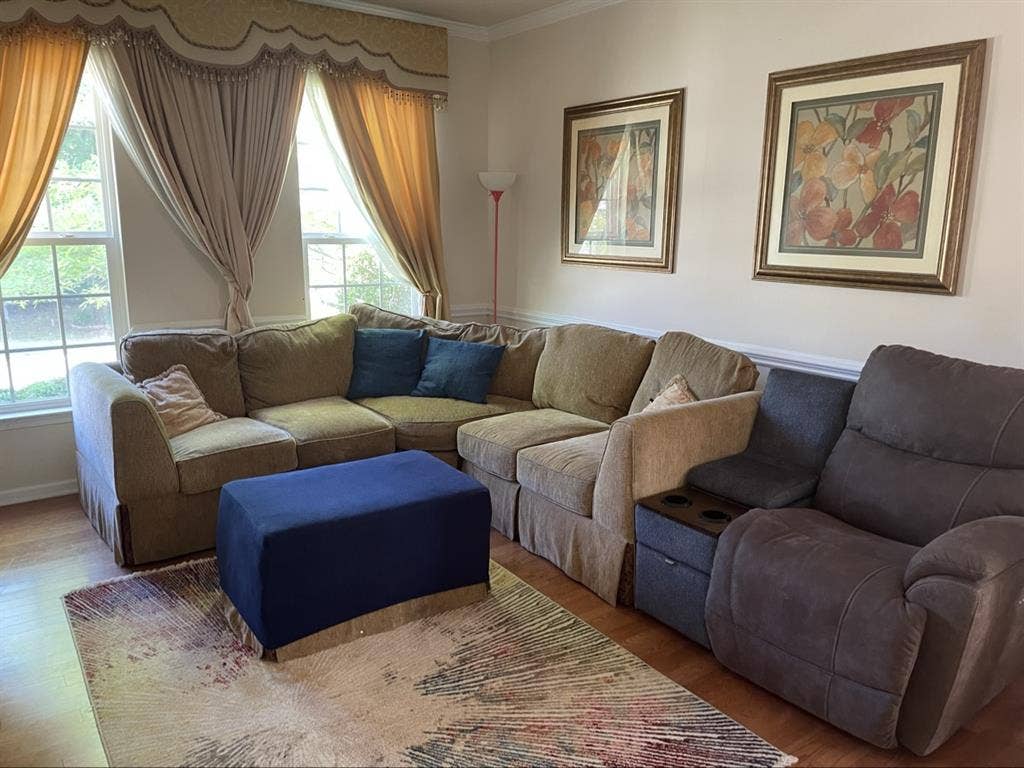 Room w shared bath utilities incl