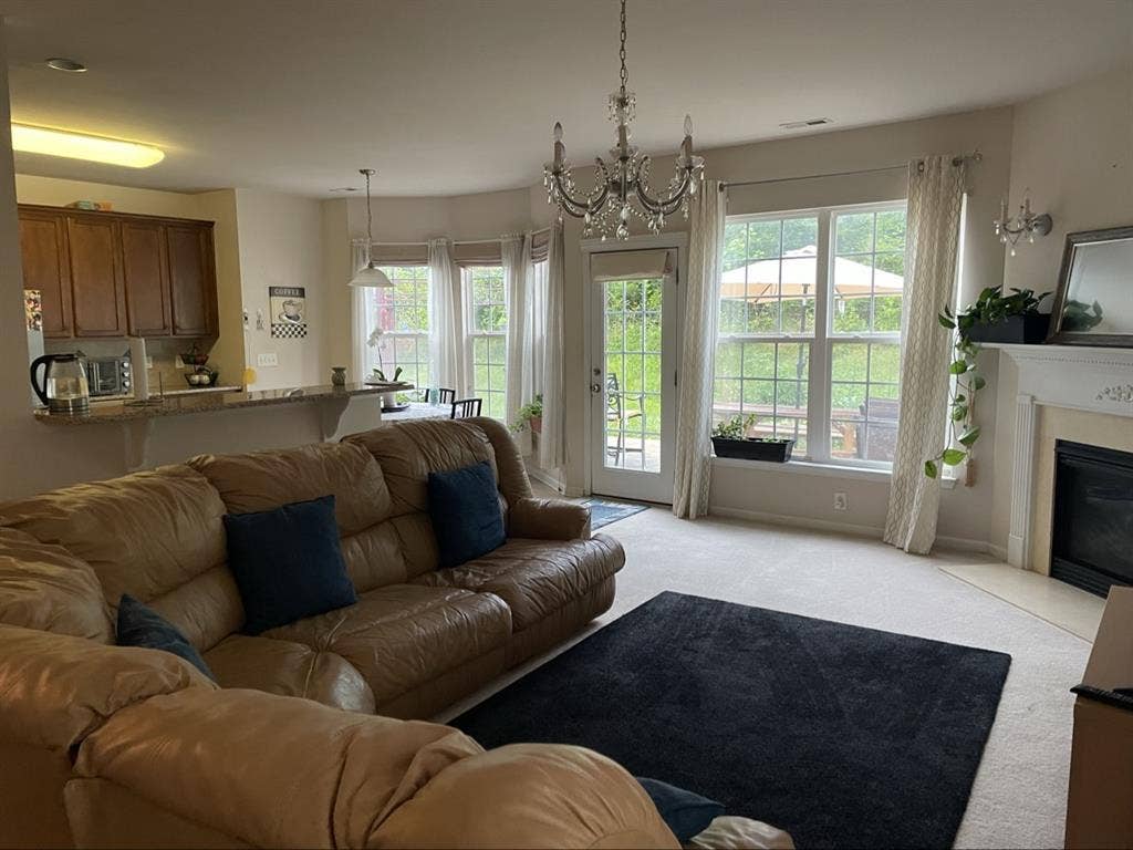 Room w shared bath utilities incl