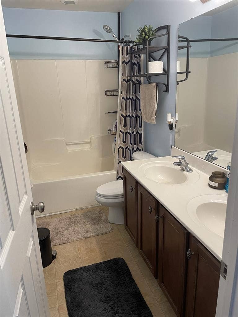 Room w shared bath utilities incl