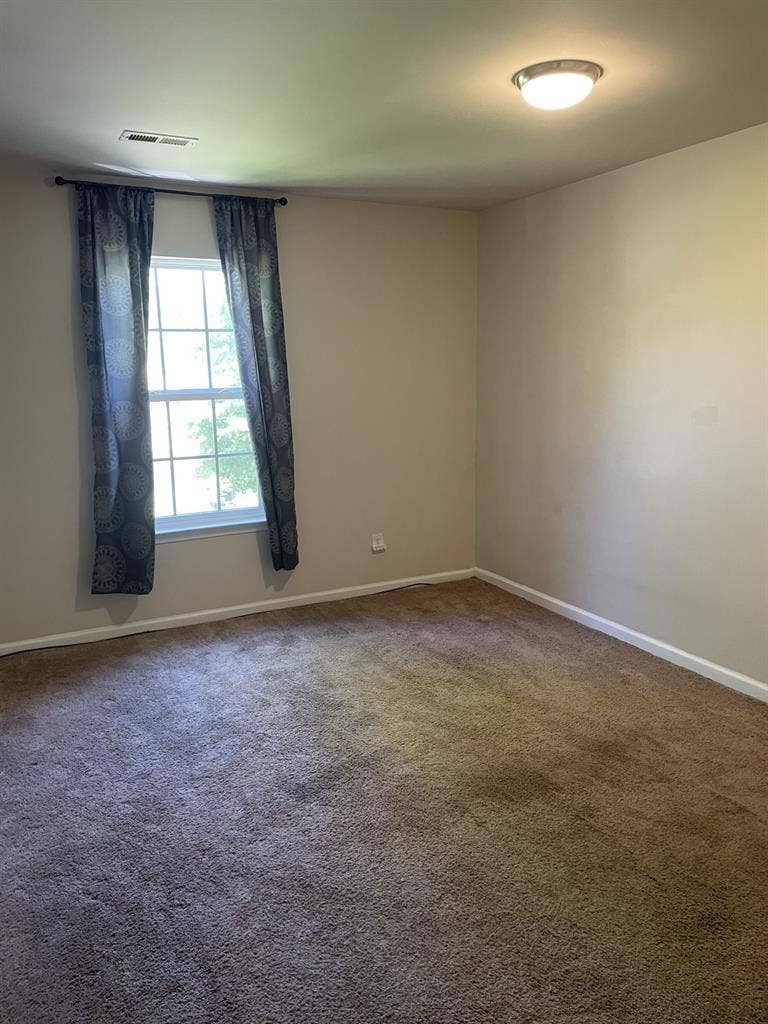 Room w shared bath utilities incl