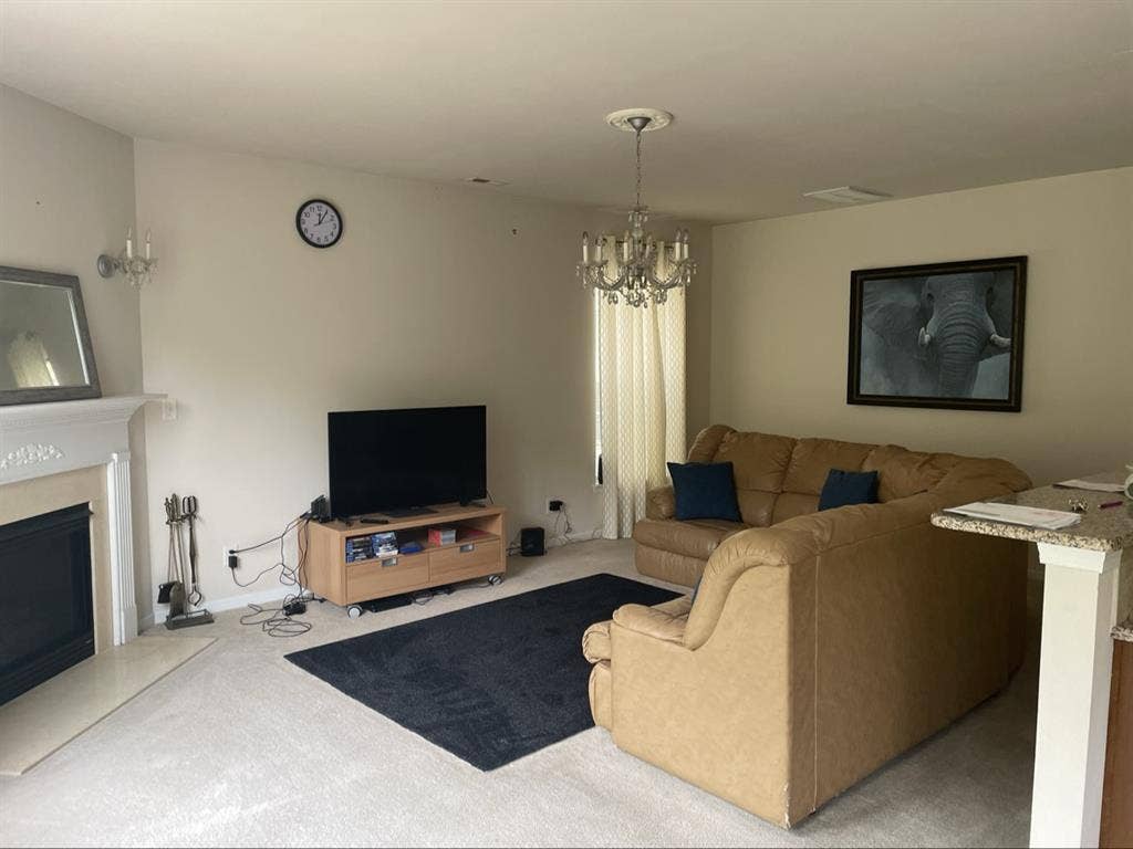 Room w shared bath utilities incl