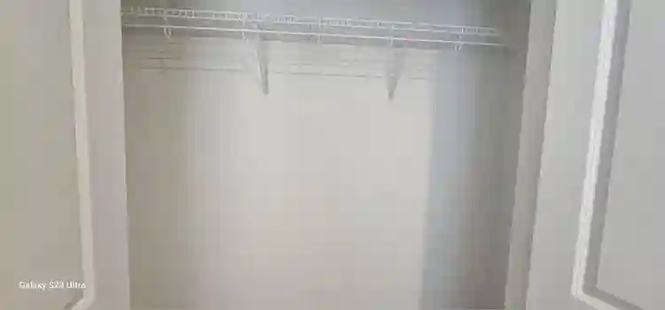 looking for female roommates