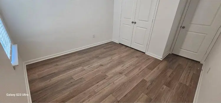 looking for female roommates