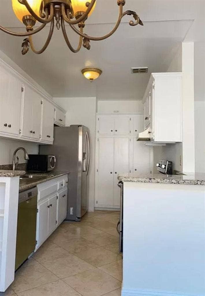 2 BR in Los Angeles