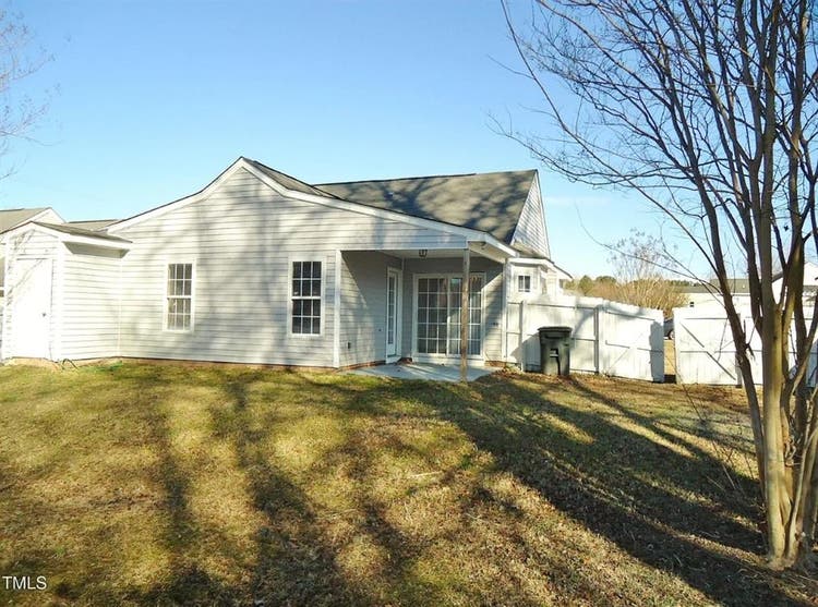 Cute house minutes from