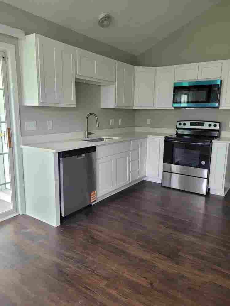 Cute house minutes from