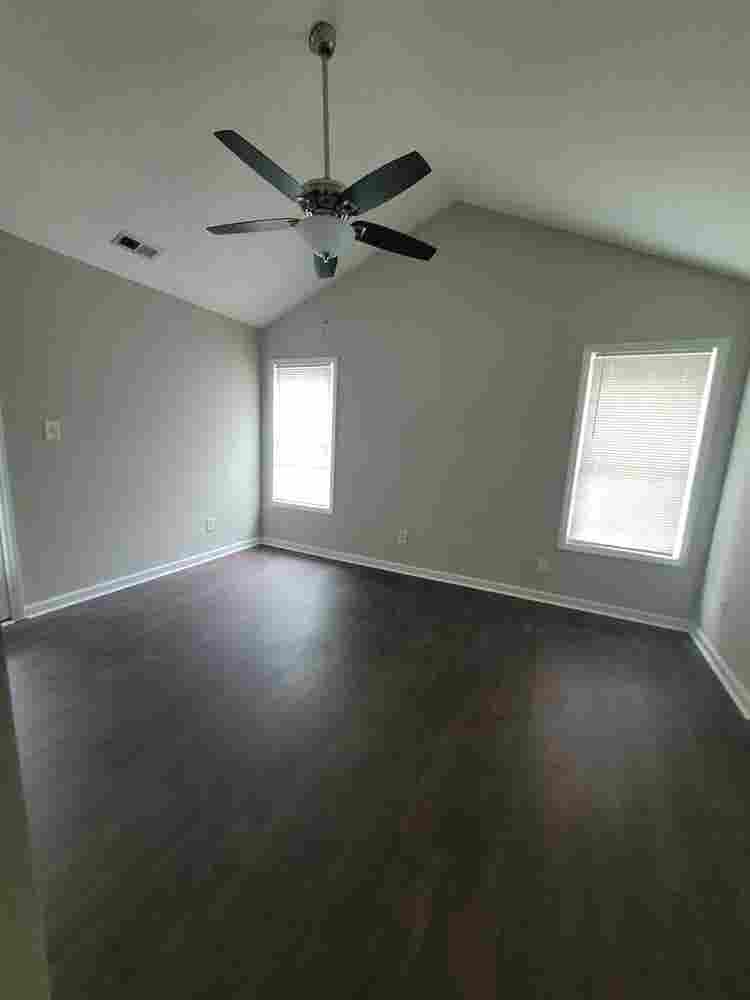 Cute house minutes from