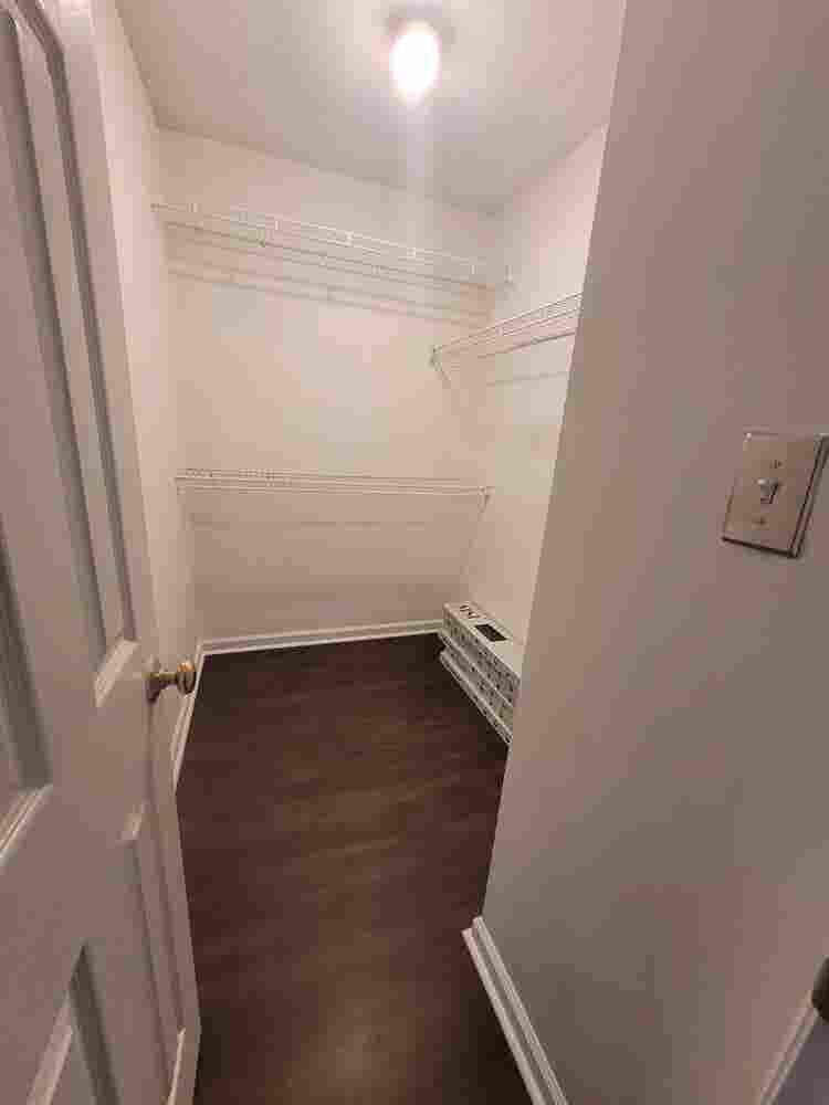 Cute house minutes from