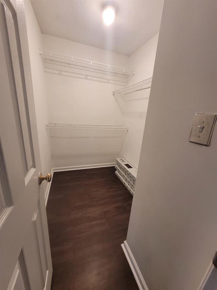 Cute house minutes from