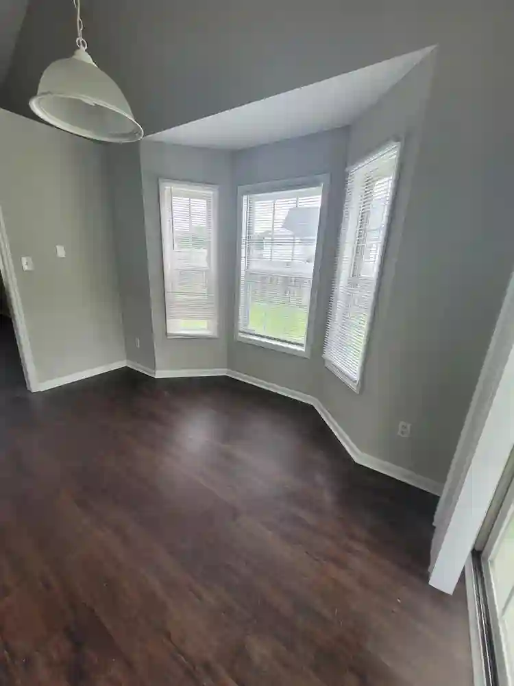 Cute house minutes from