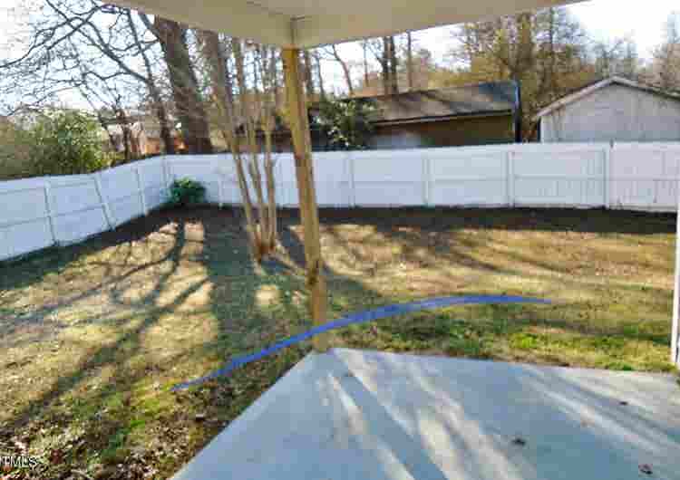 Cute house minutes from