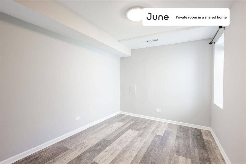 3 BR in Chicago