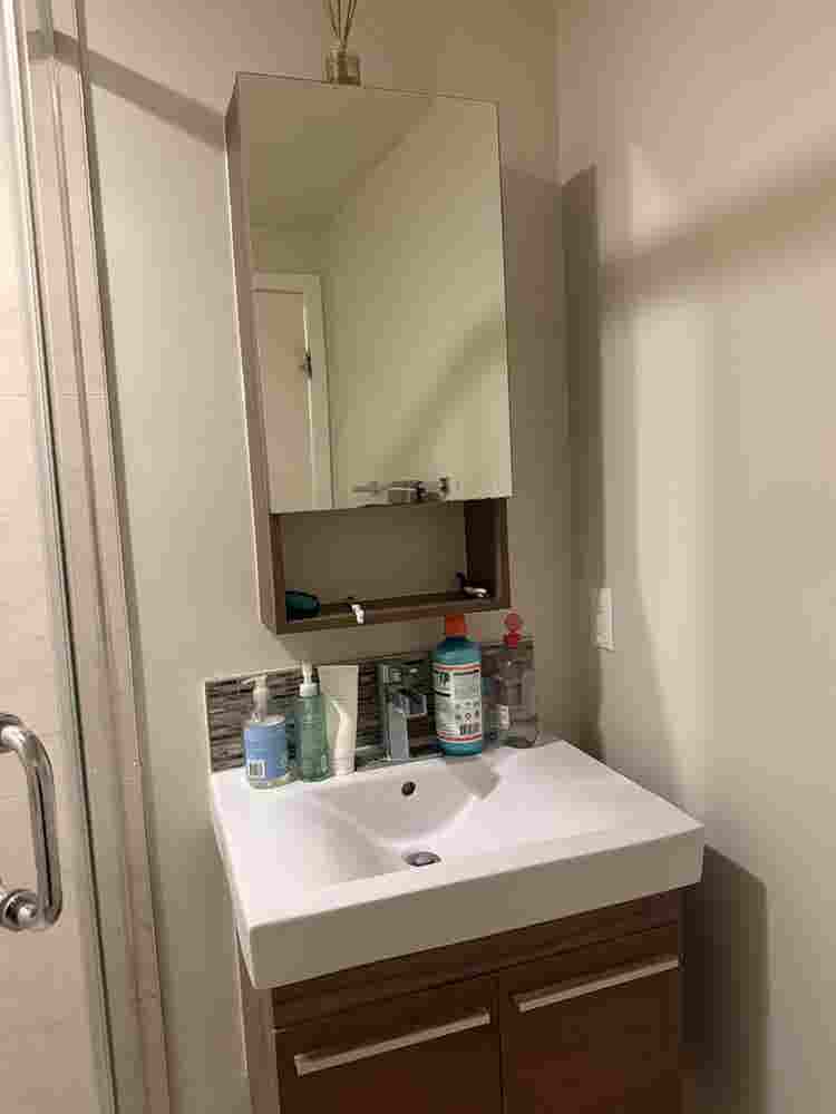 Room for rent in downtown glendale