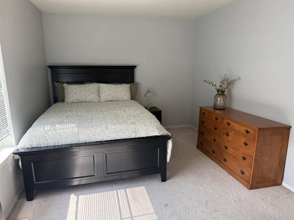 Private room in Lake Stevens home