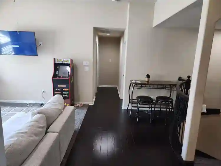 Double or single Room For Rent