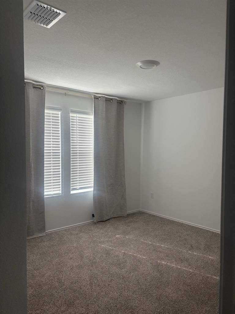 Room available for rent