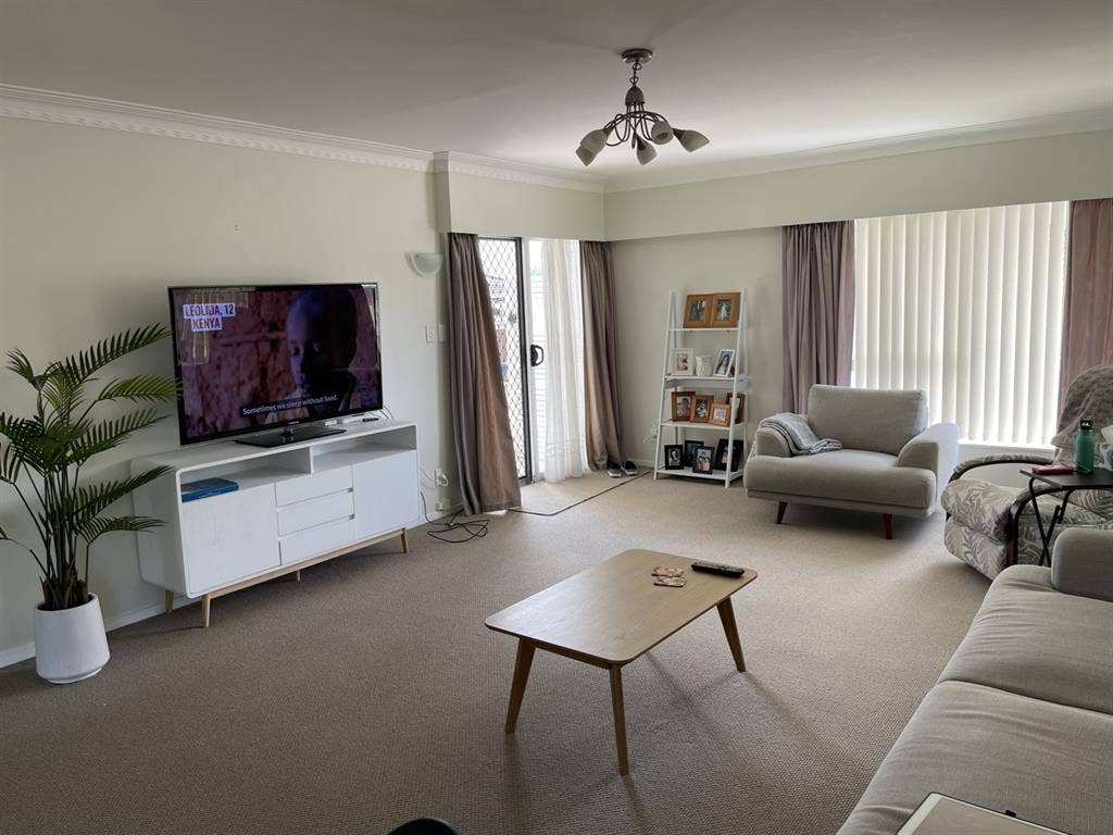 FURNISHED ROOM AVAILABLEE