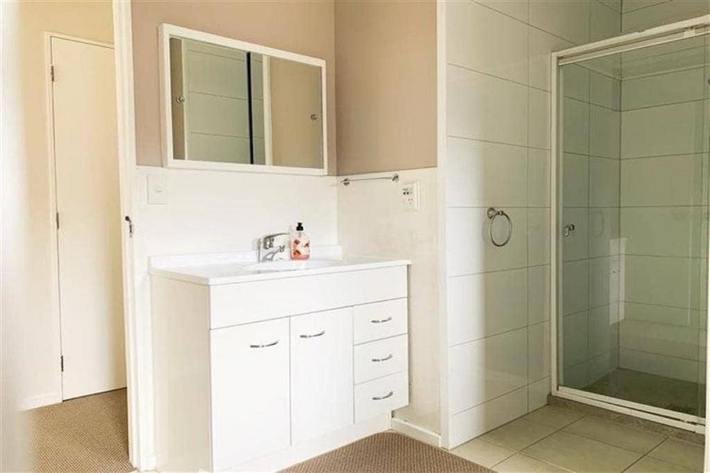 FURNISHED ROOM AVAILABLEE