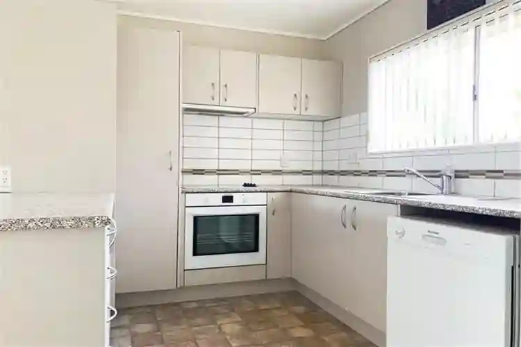 FURNISHED ROOM AVAILABLEE