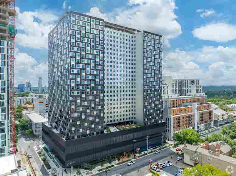 West Campus Apartment Sublet