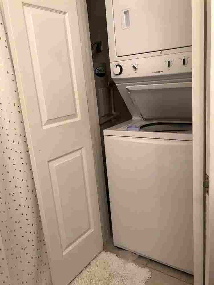 Room Available For Sublease!