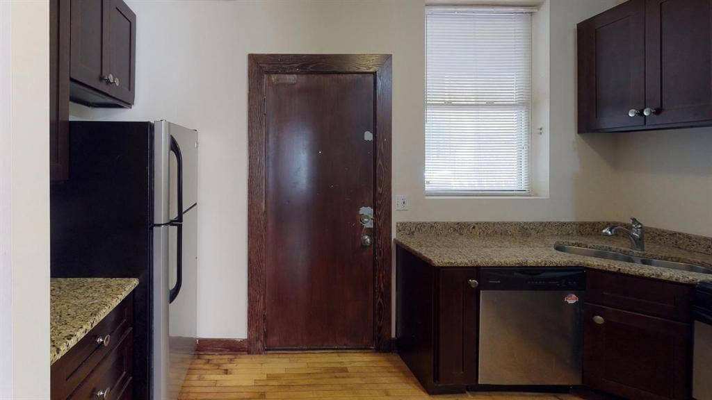 1 BR in Chicago