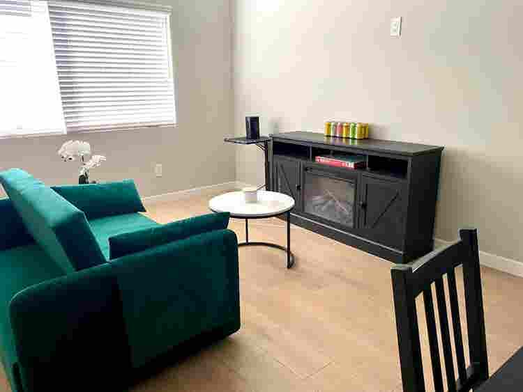 Hollywood: Private Room & Bath