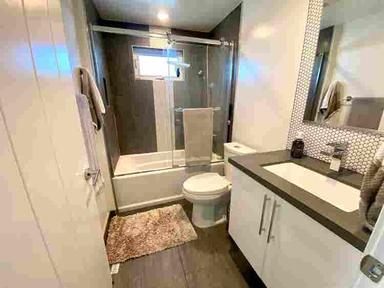 Hollywood: Private Room & Bath