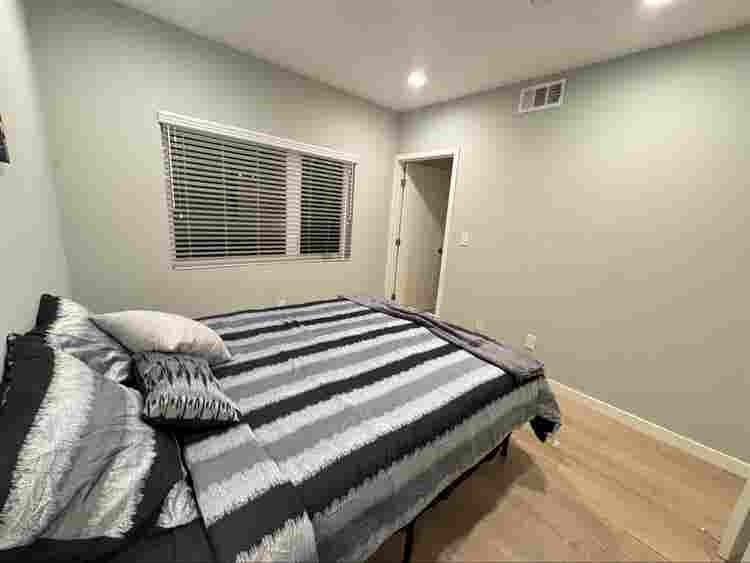 Hollywood: Private Room & Bath