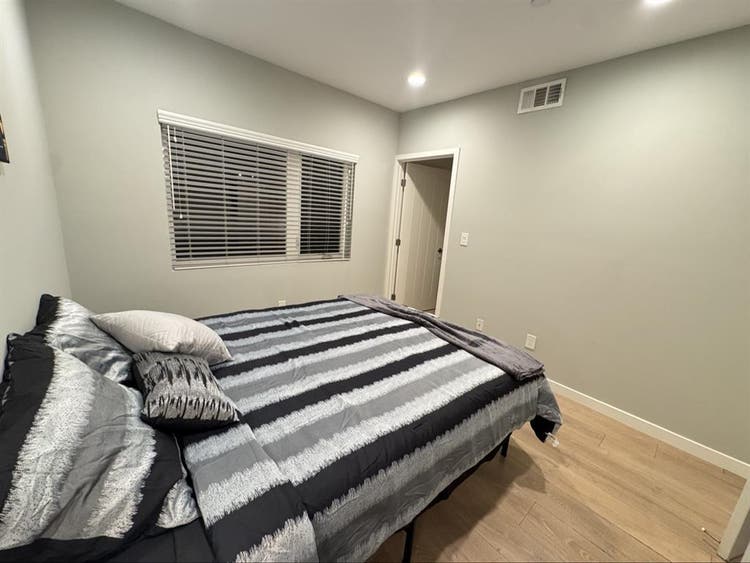 Hollywood: Private Room & Bath