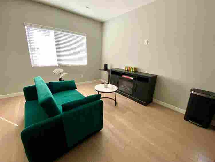 Hollywood: Private Room & Bath