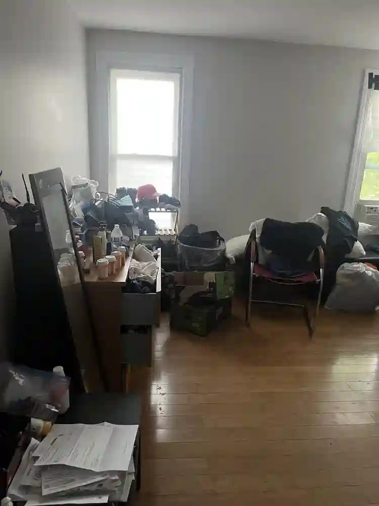 LARGE ROOM IN GREAT SPACIOUS CONDO!