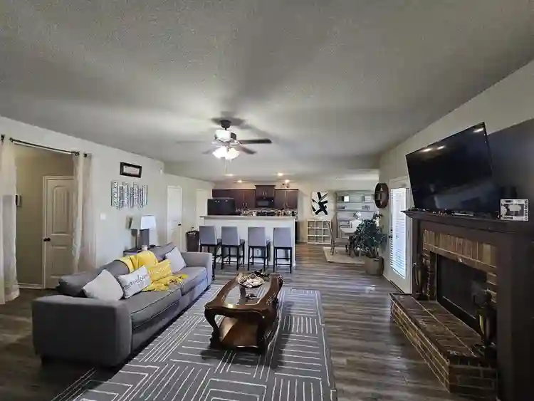 Fully Furnished Hse - 4 Rms Ready