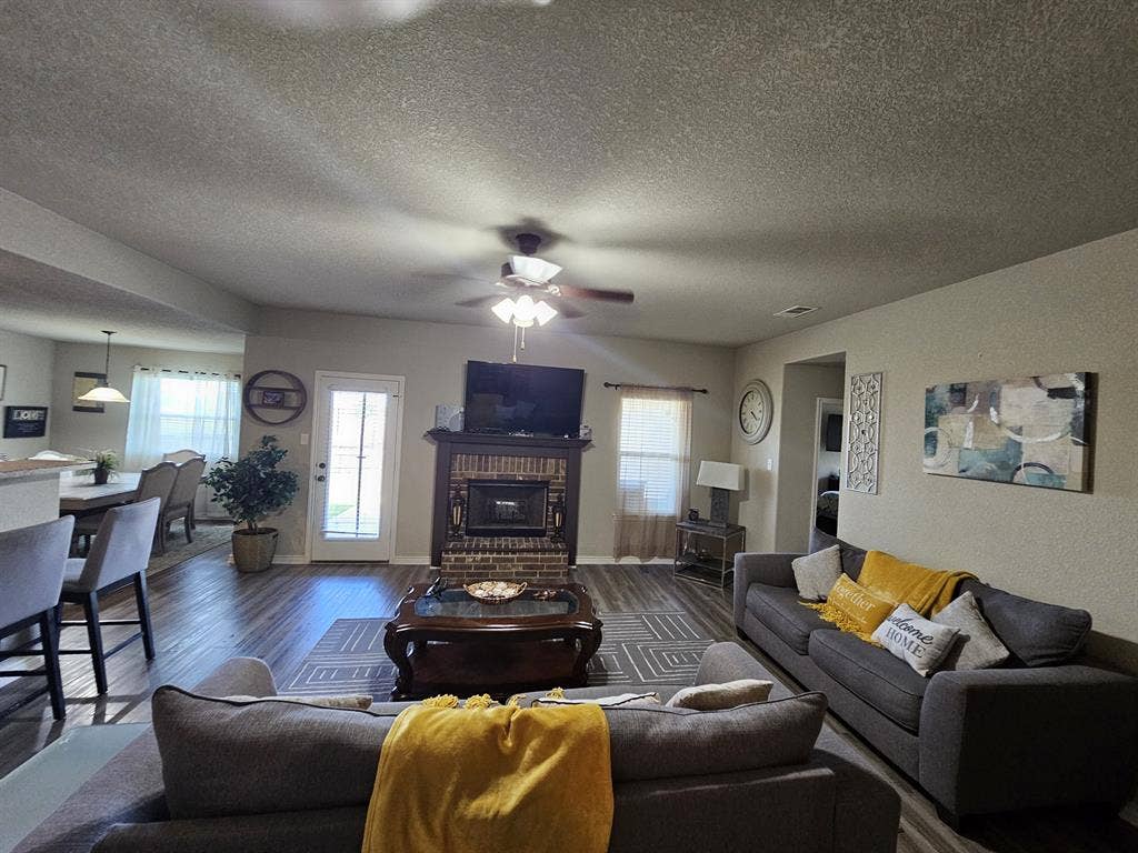 Fully Furnished Hse - 4 Rms Ready