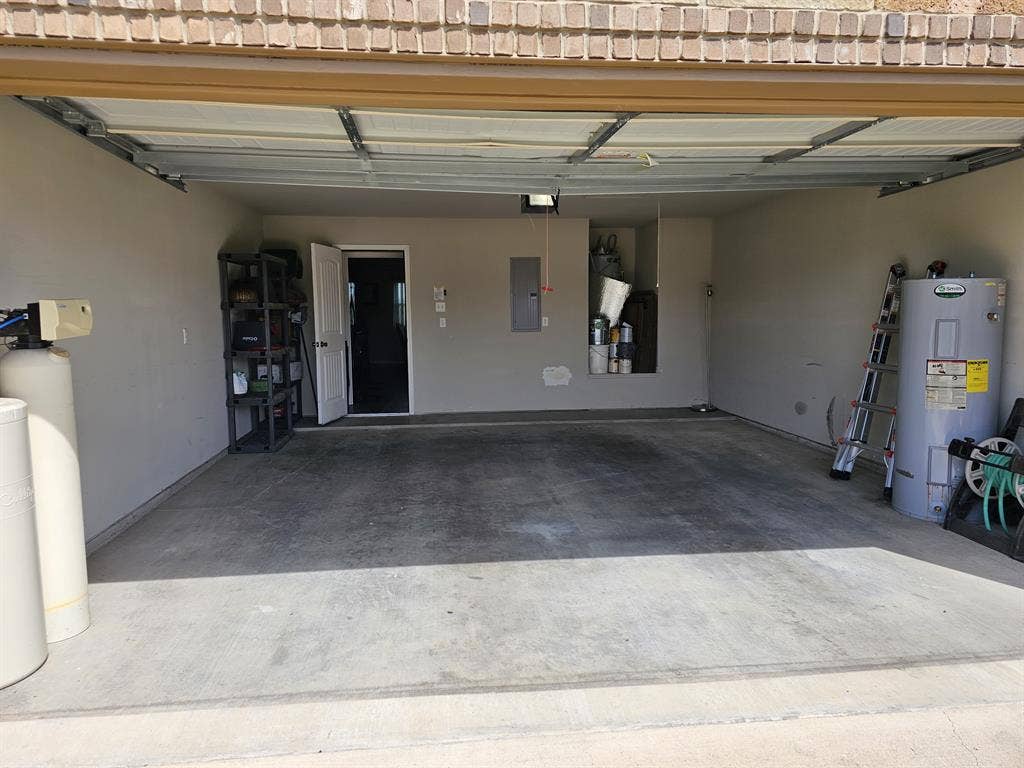 Fully Furnished Hse - 4 Rms Ready