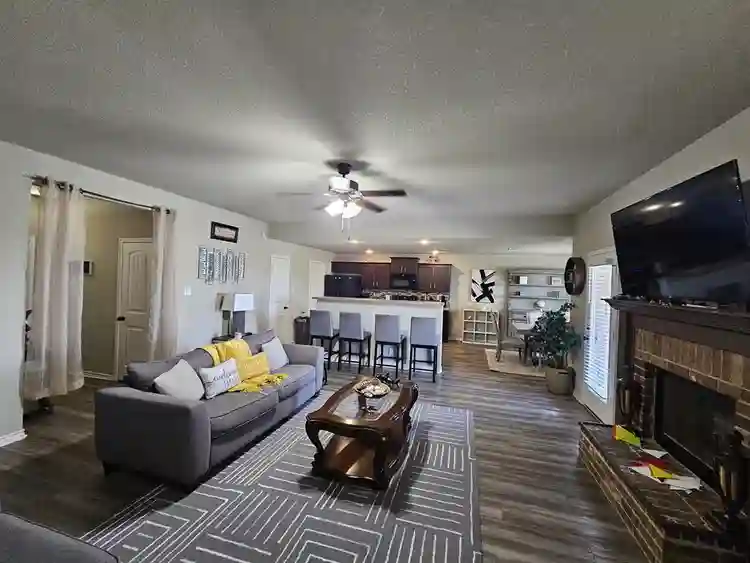 Fully Furnished Hse - 4 Rms Ready