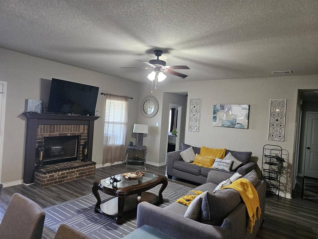 Fully Furnished Hse - 4 Rms Ready