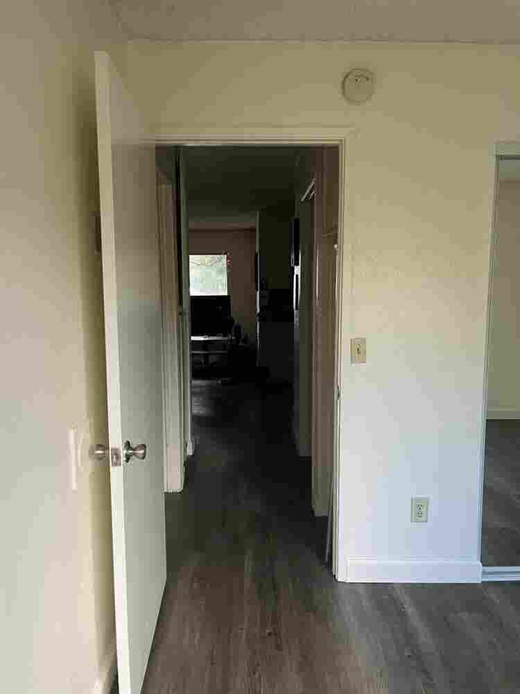 I’m seeking mature FEMALES ONLY