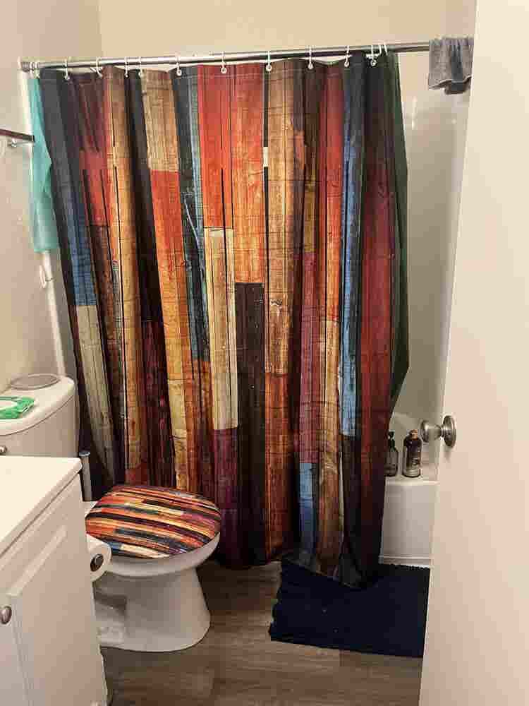 I’m seeking mature FEMALES ONLY