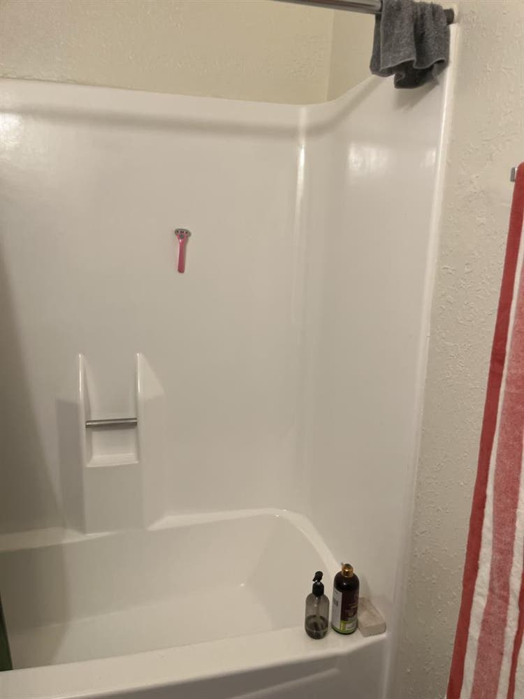 I’m seeking mature FEMALES ONLY