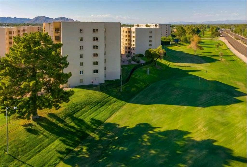 Resort-style Living - Scottsdale