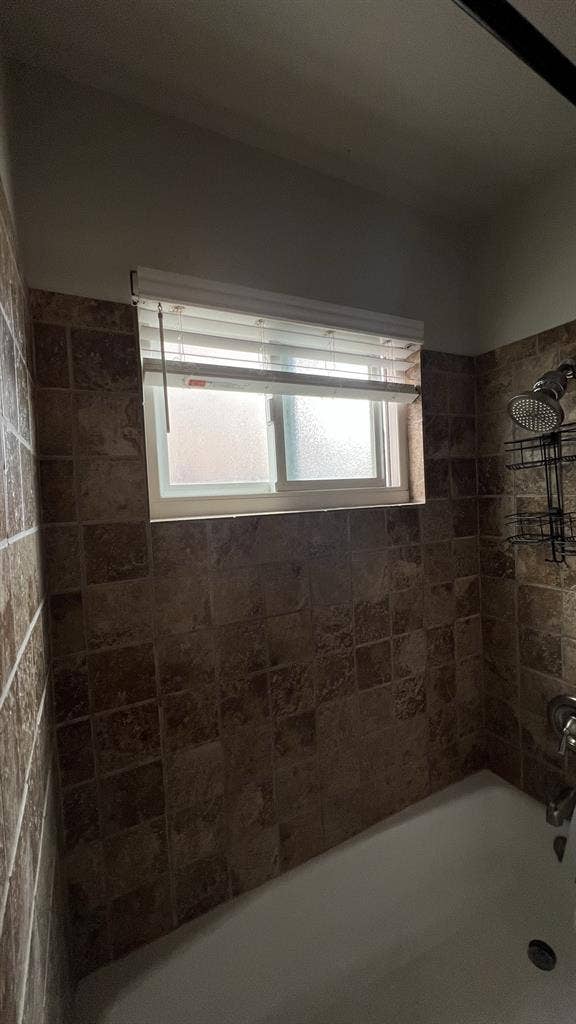 Room for Rent - PL (Available Now)