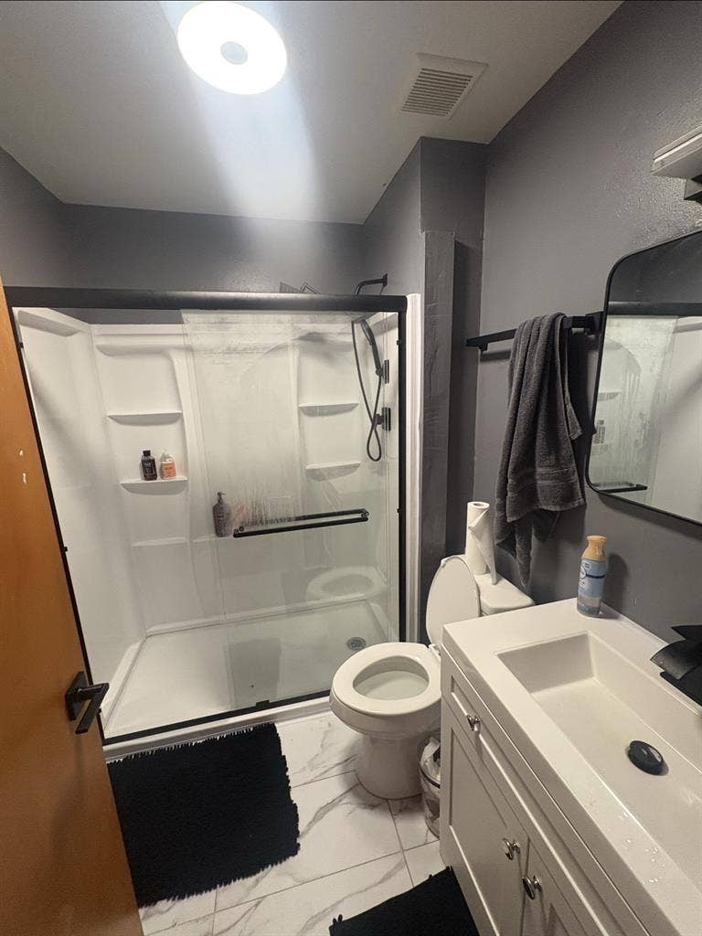 2 Furnished Rooms and garage space