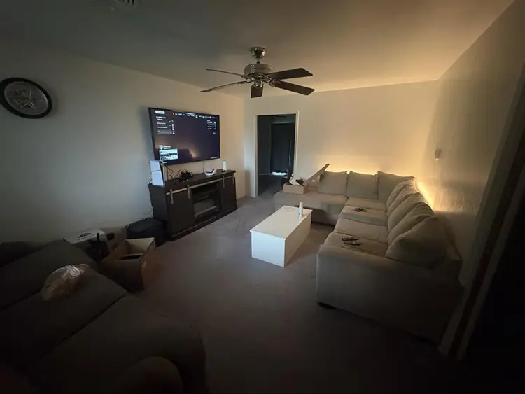 2 Furnished Rooms and garage space